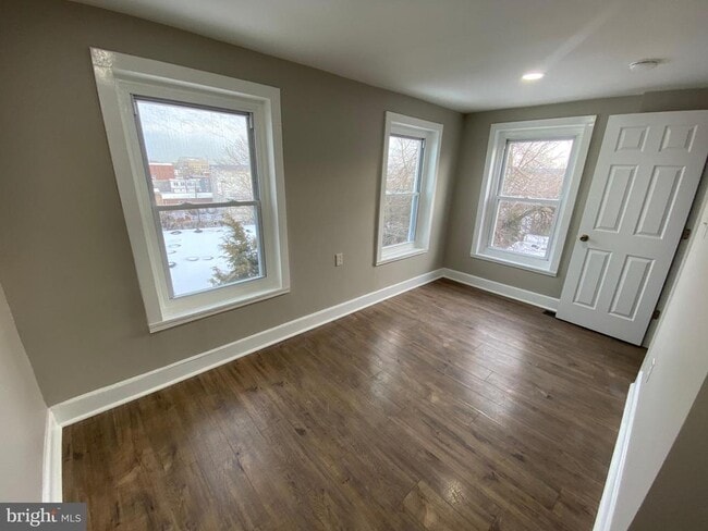 Building Photo - 220 Pearl St