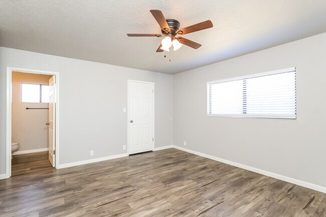 Building Photo - 1497 Claremont Dr