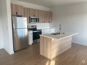 Building Photo - Completely Renovated Apartment in Murray!