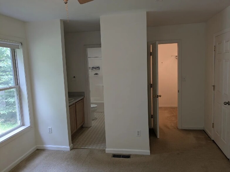 Building Photo - 200 Couchtown Rd