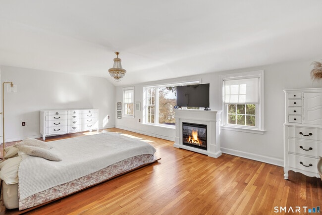 Building Photo - 124 Stiles St