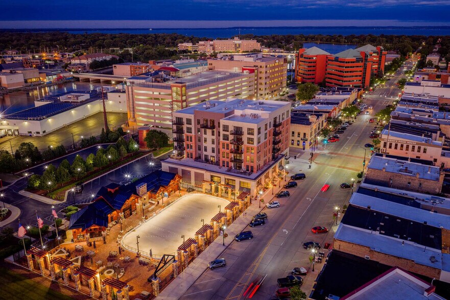 Building Photo - 125 W Wisconsin Ave