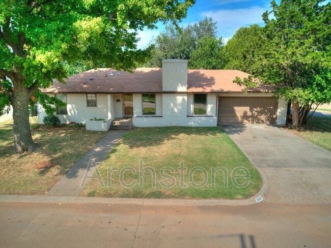 Building Photo - 9631 Stratford Dr