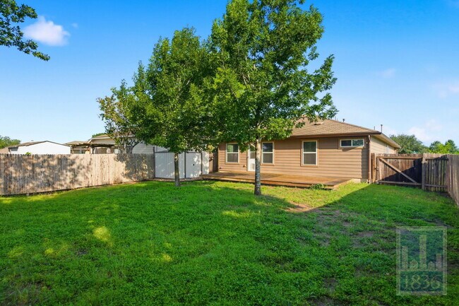 Building Photo - 432 Thunderstorm Ave