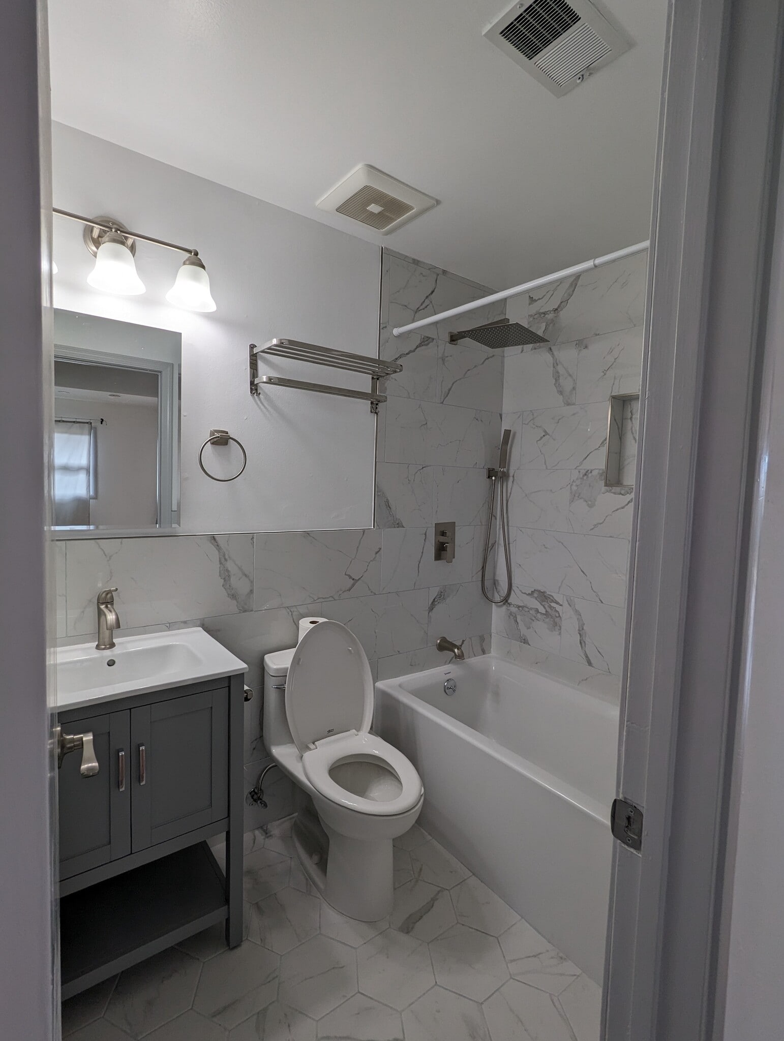 Building Photo - 2531 Eucalyptus Way