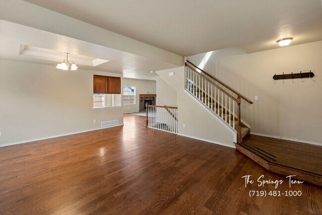 Building Photo - SPACIOUS SIX (6!!!) BD HOME IN LORSON RANCH!