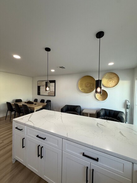 Building Photo - 1705 Battle Creek Cir