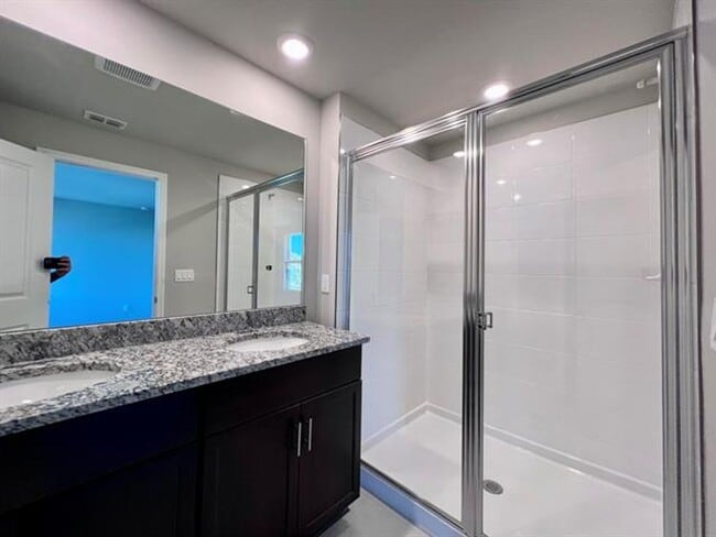 Building Photo - 5656 Mentmore Dr