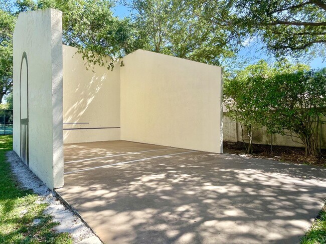Building Photo - 3130 Millwood Terrace