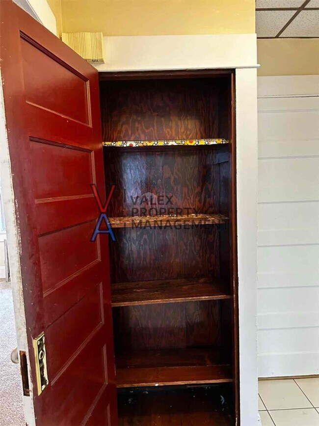 Building Photo - 2649 Olyphant Ave