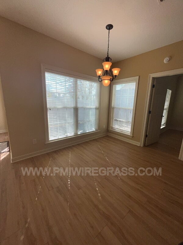 Building Photo - 306 Hidden Creek Cir