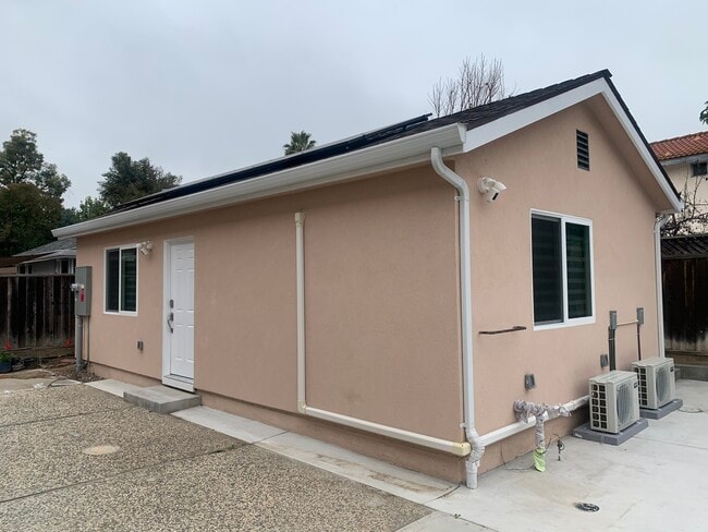 Building Photo - 4994 Berkeland Ct