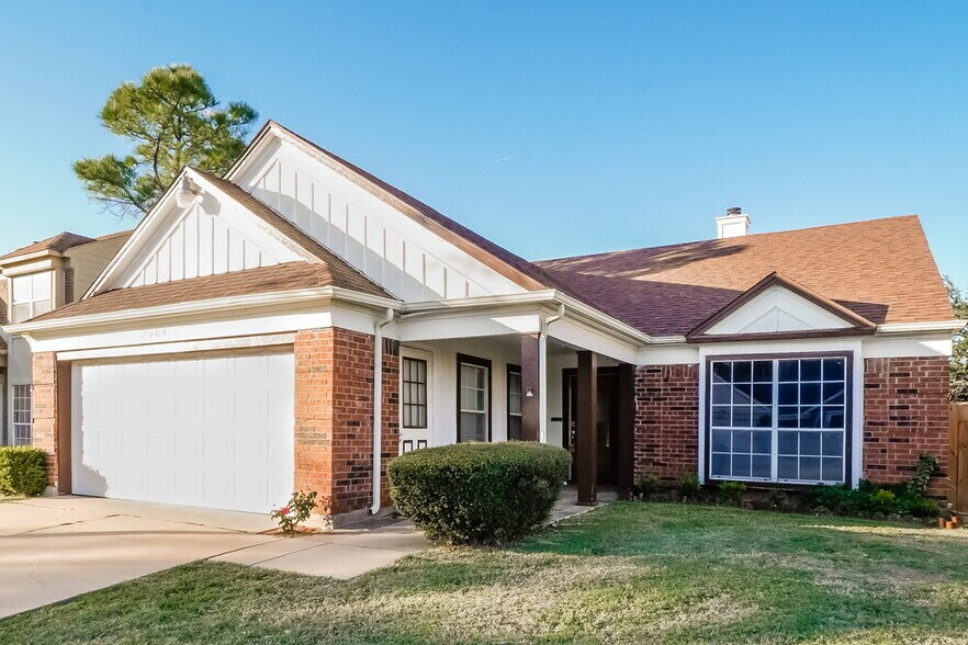 Building Photo - 2504 Creekwood Ln