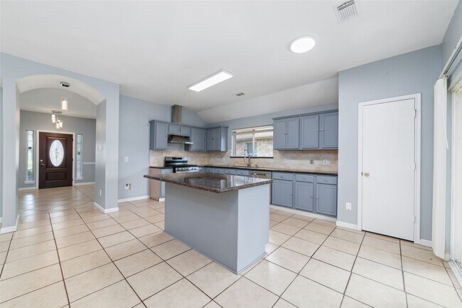 Building Photo - 16327 Dryberry Ct