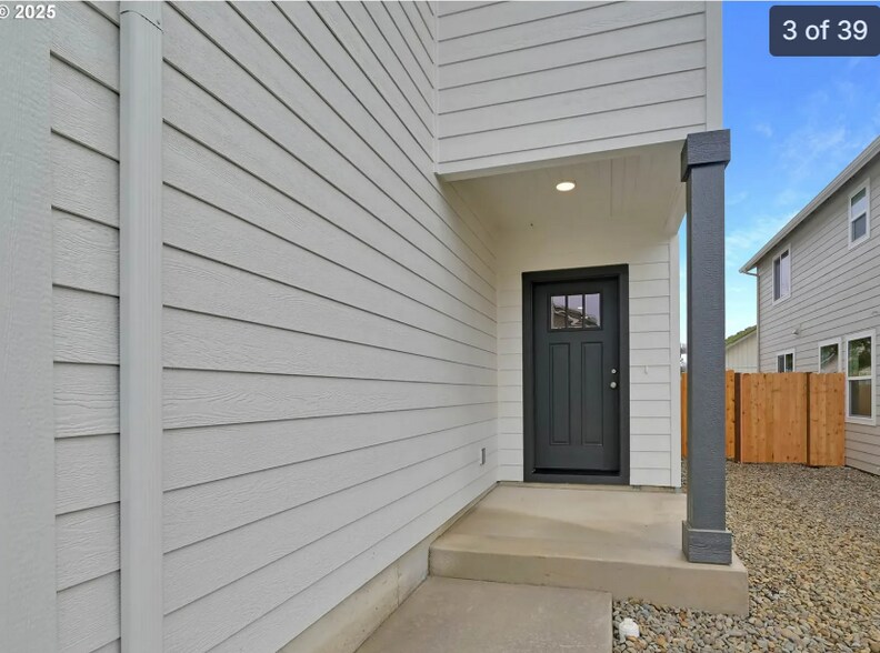 Building Photo - 4353 Kalmia St