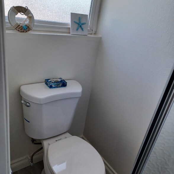 Building Photo - 4901 Heil Ave