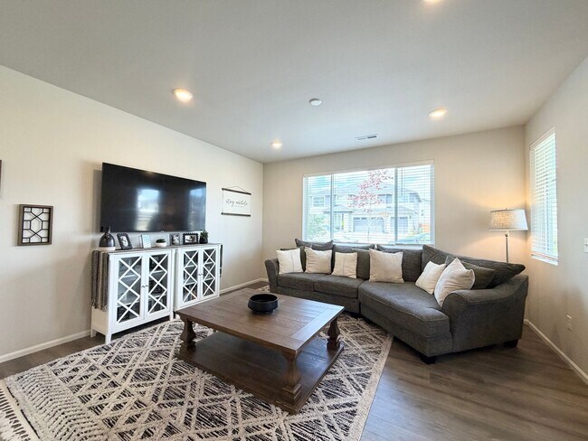 Building Photo - Stunning 2024 Bonney Lake/Tehaleh Home