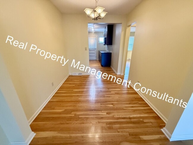 Building Photo - Move In Special on 1 Bedroom in Westport Edge