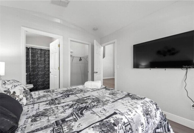 Building Photo - 437 Julliard Blvd