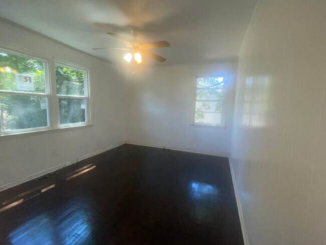 Building Photo - Renovated 3 Bedroom 2 Bath near Fort Moore