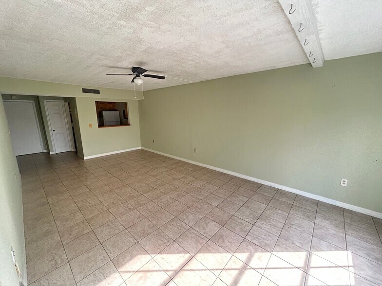 Building Photo - 3706 Broadway