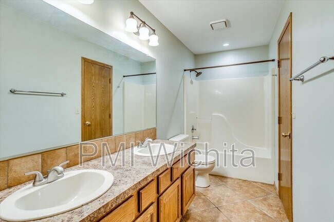 Building Photo - 3607 N Athenian St