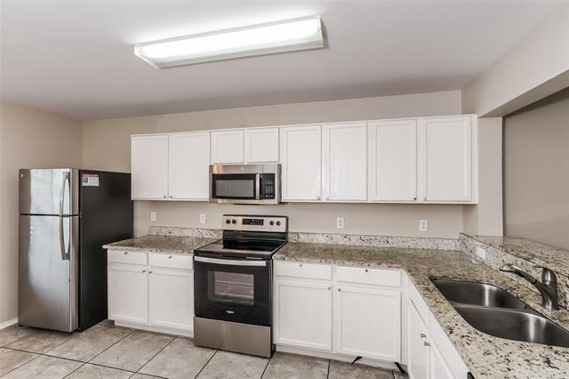 Building Photo - 2923 St Bernard Dr