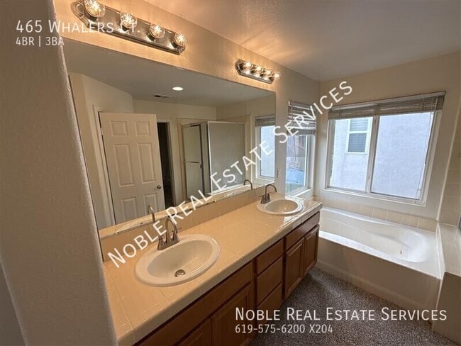 Building Photo - 465 Whalers Ct