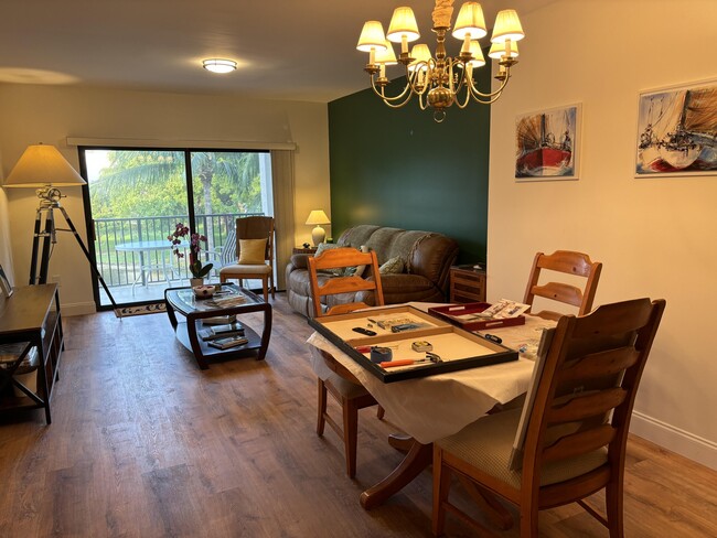 Building Photo - 2105 Lavers Cir