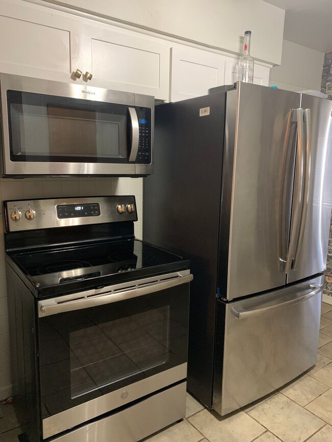 Building Photo - Pre Leasing for Fall 2026!!