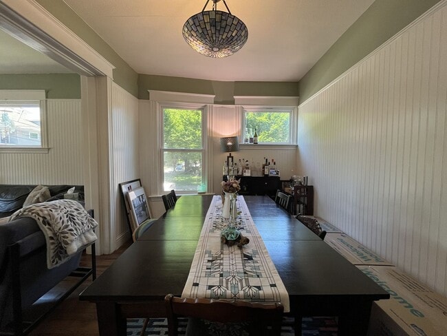 Building Photo - Warm and Welcoming Portland Home with Classic Charm, Modern Kitchen & Outdoor Deck