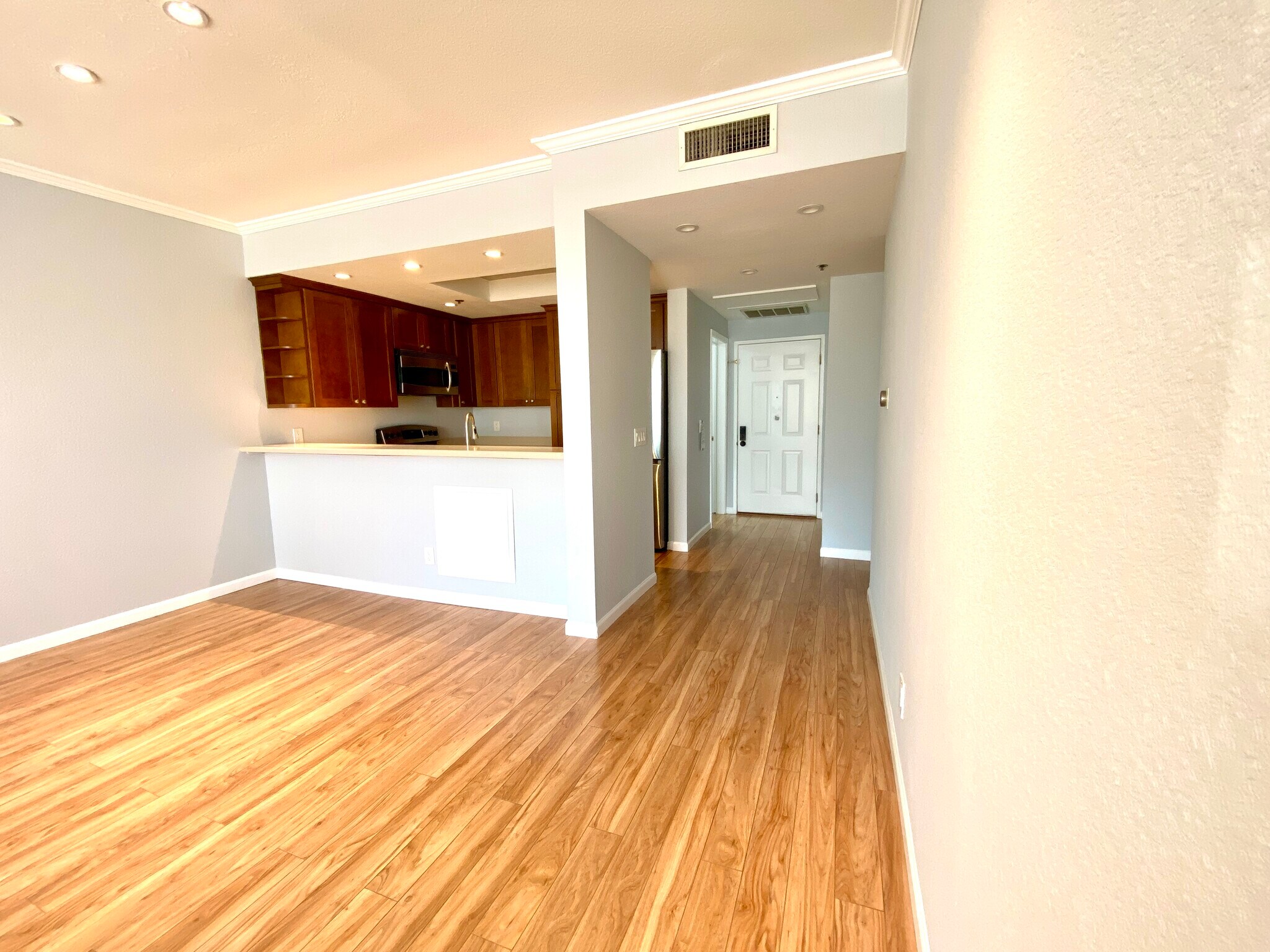 Building Photo - 411 Park Ave