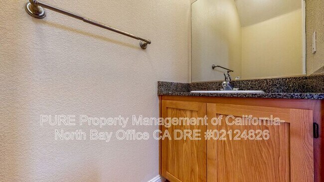 Building Photo - 110 5th St