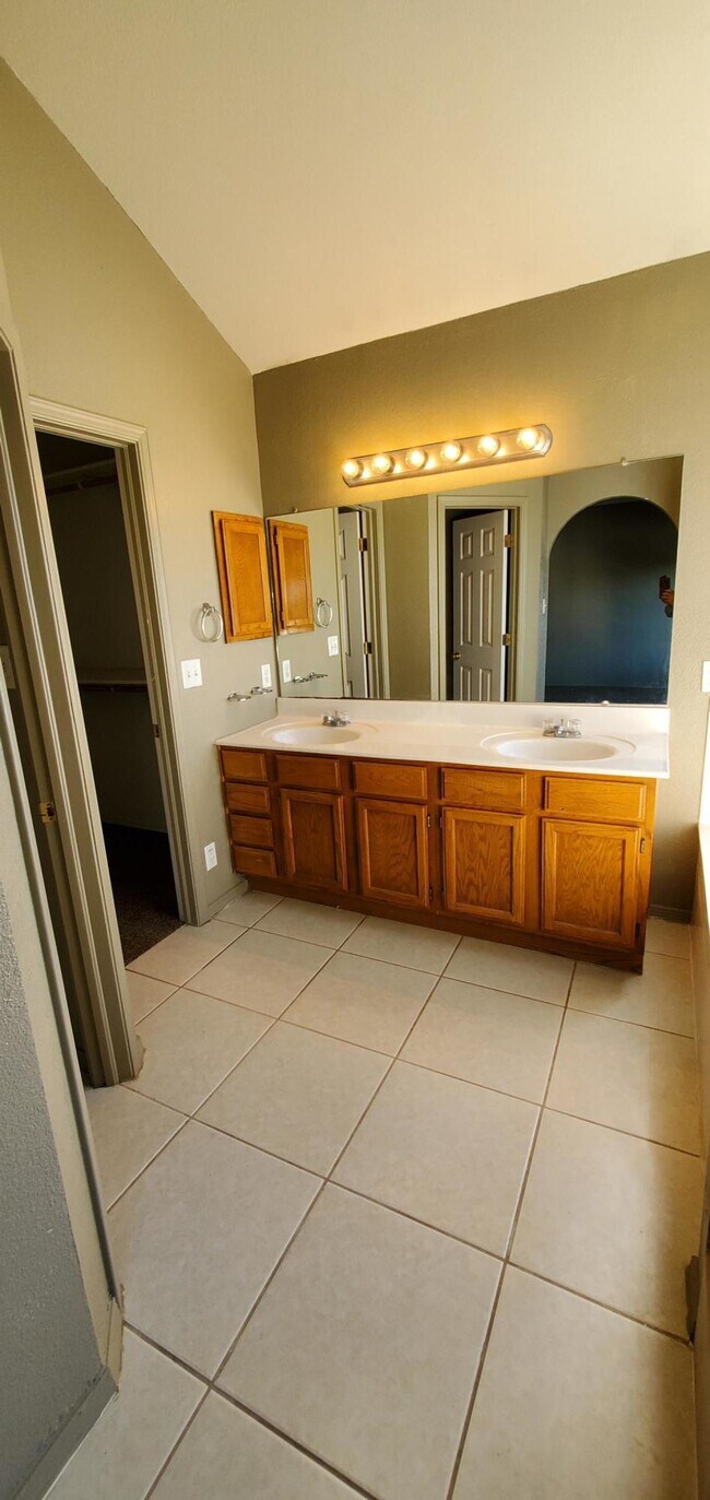 Building Photo - 12525 Tierra Cuervo Dr