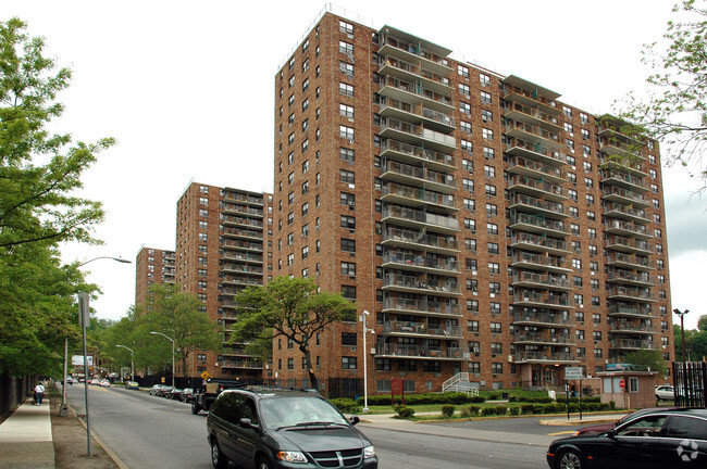 Building Photo - Riverview Towers