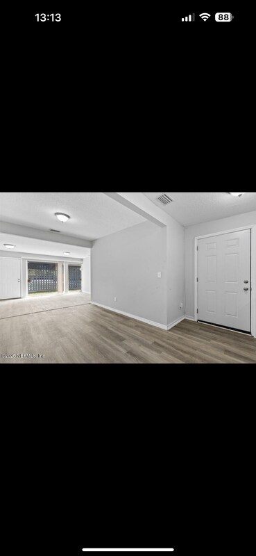 Building Photo - 9106 Jefferson Ave