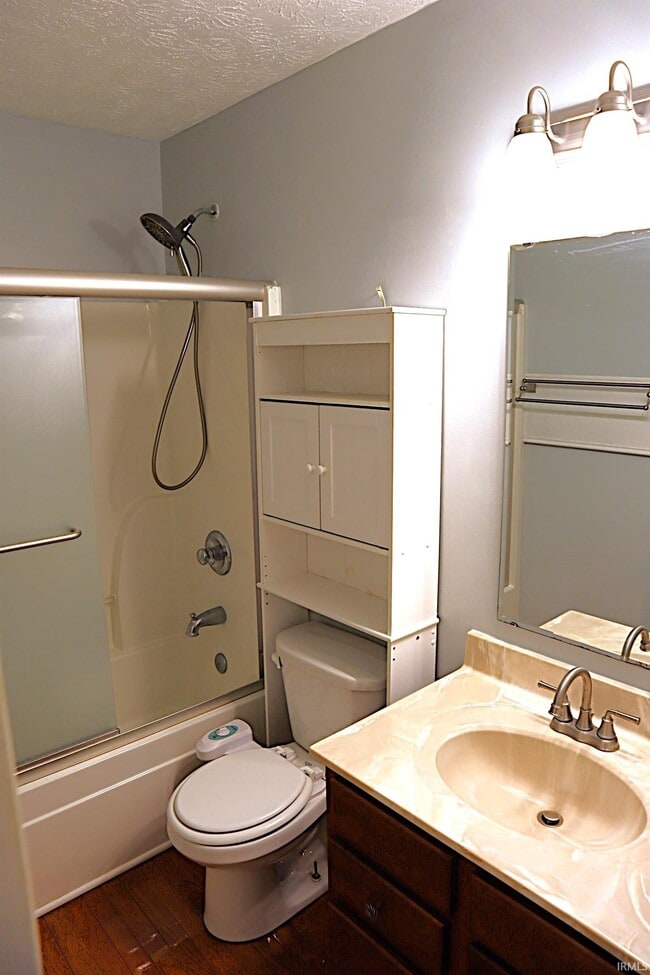 Building Photo - 3900 Bronson Ln