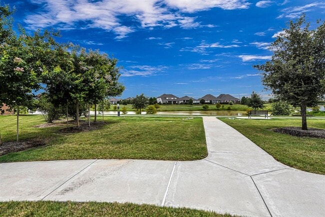 Building Photo - 7327 Camden Crestwood Way