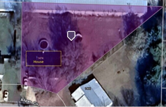 Building Photo - Elkins! 3 bed 2 bath with a huge fenced back yard