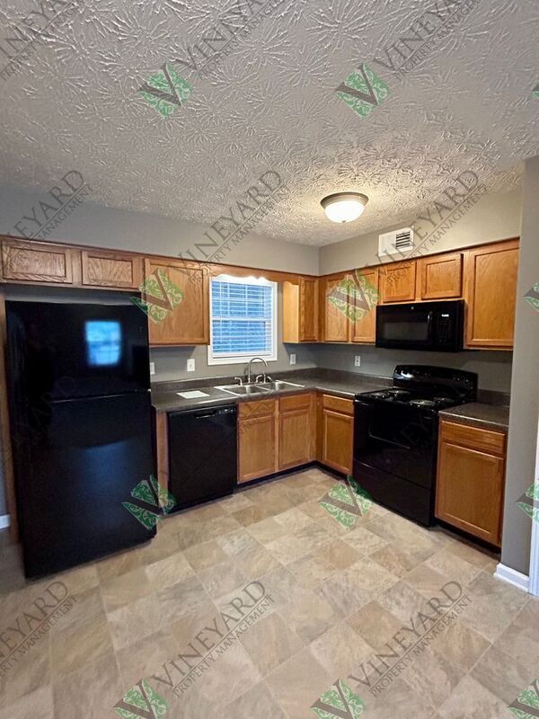 Building Photo - 101 Twin Pines Ct