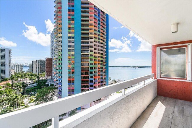 Building Photo - 1627 Brickell Ave