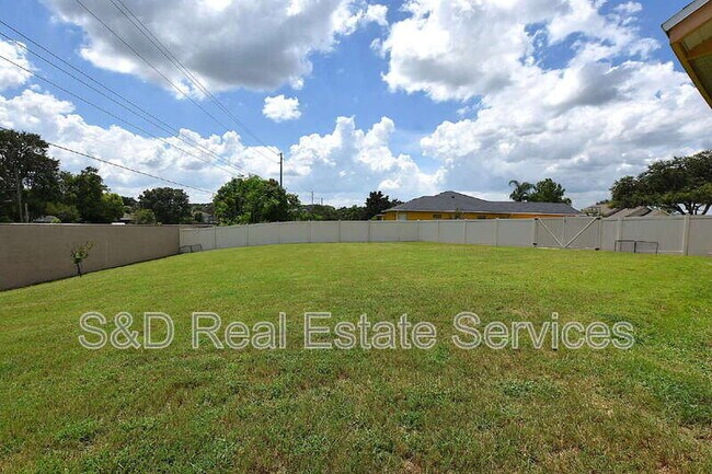 Building Photo - 3203 Highlands Lakeview Cir