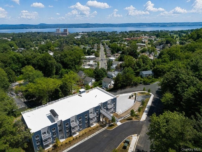 Building Photo - 16 Dowd St