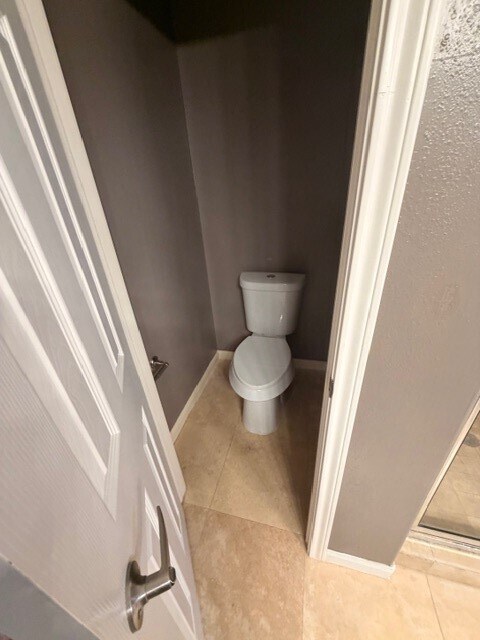 Building Photo - 1141 W 24th St