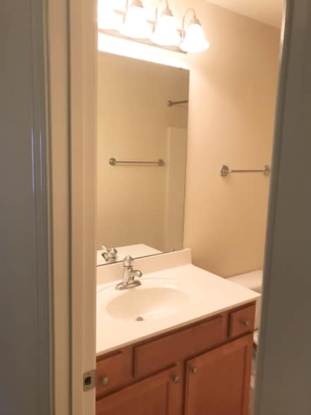 Building Photo - 660 Friendway Rd