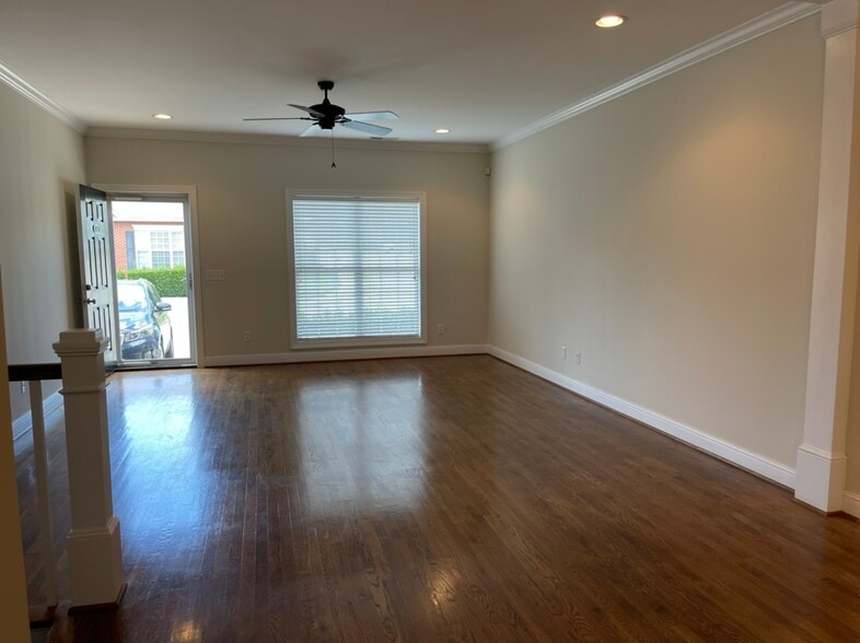 Primary Photo - 144 Saint James Pl