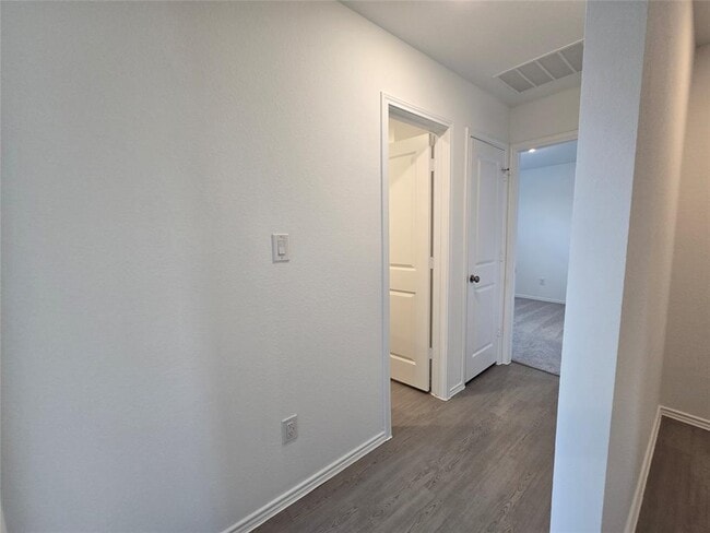 Building Photo - 12920 Eastland Dr