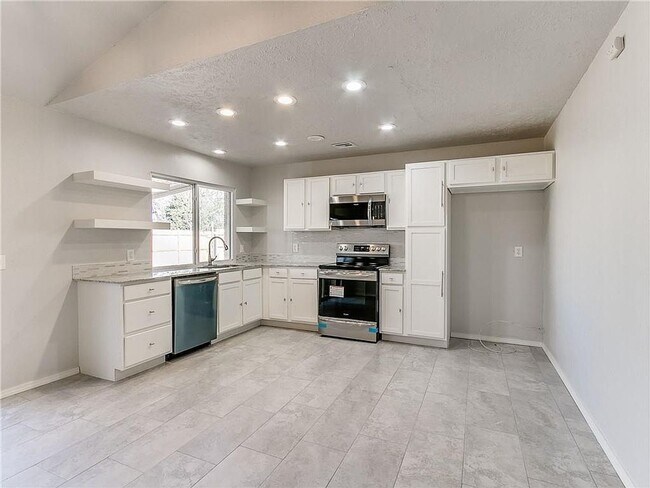 Building Photo - Beautifully Updated 3-Bed, 2-Bath Home in Oklahoma City