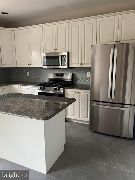 Building Photo - 601 Fawn Cir