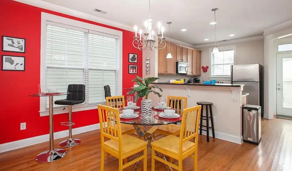 Building Photo - Room in House on Dubois Court